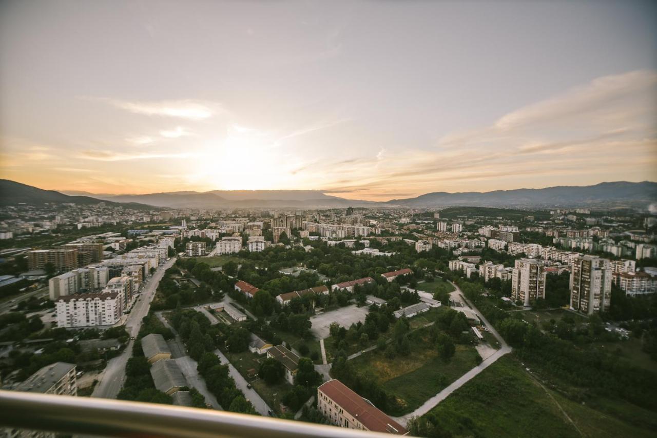Sky Deluxe 2 Fitness & Spa Скоп'є Екстер'єр фото